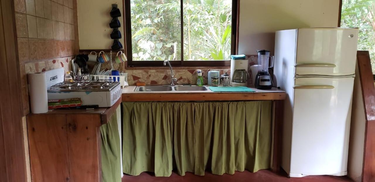 Cabina Gan Eden - Walking Distance From River Portalon Bagian luar foto